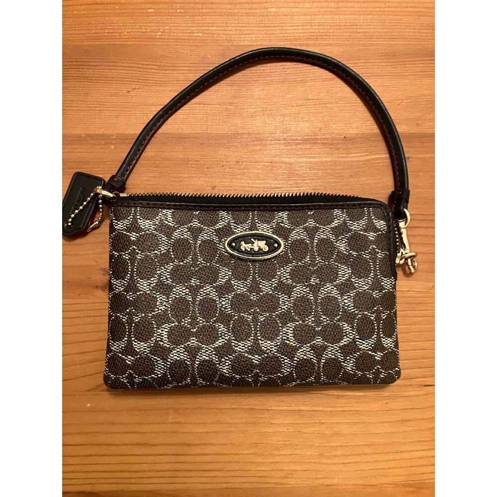 COACH New York  Brown w/Logo Zip Wristlet  Wallet 3x6 in.Number M 1480 53009B